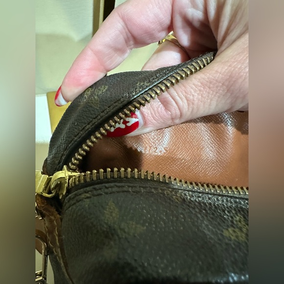 Authentic Louis Vuitton Compiegne 28 w/added unbranded chain - Picture 10 of 14